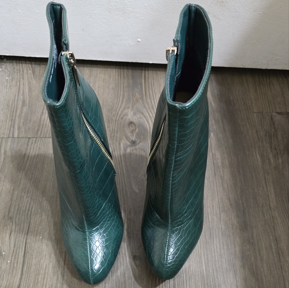 Shoe Dazzle Fifi Green Faux Leather Croc Platform Ankle Booties 8 - Picture 12 of 14